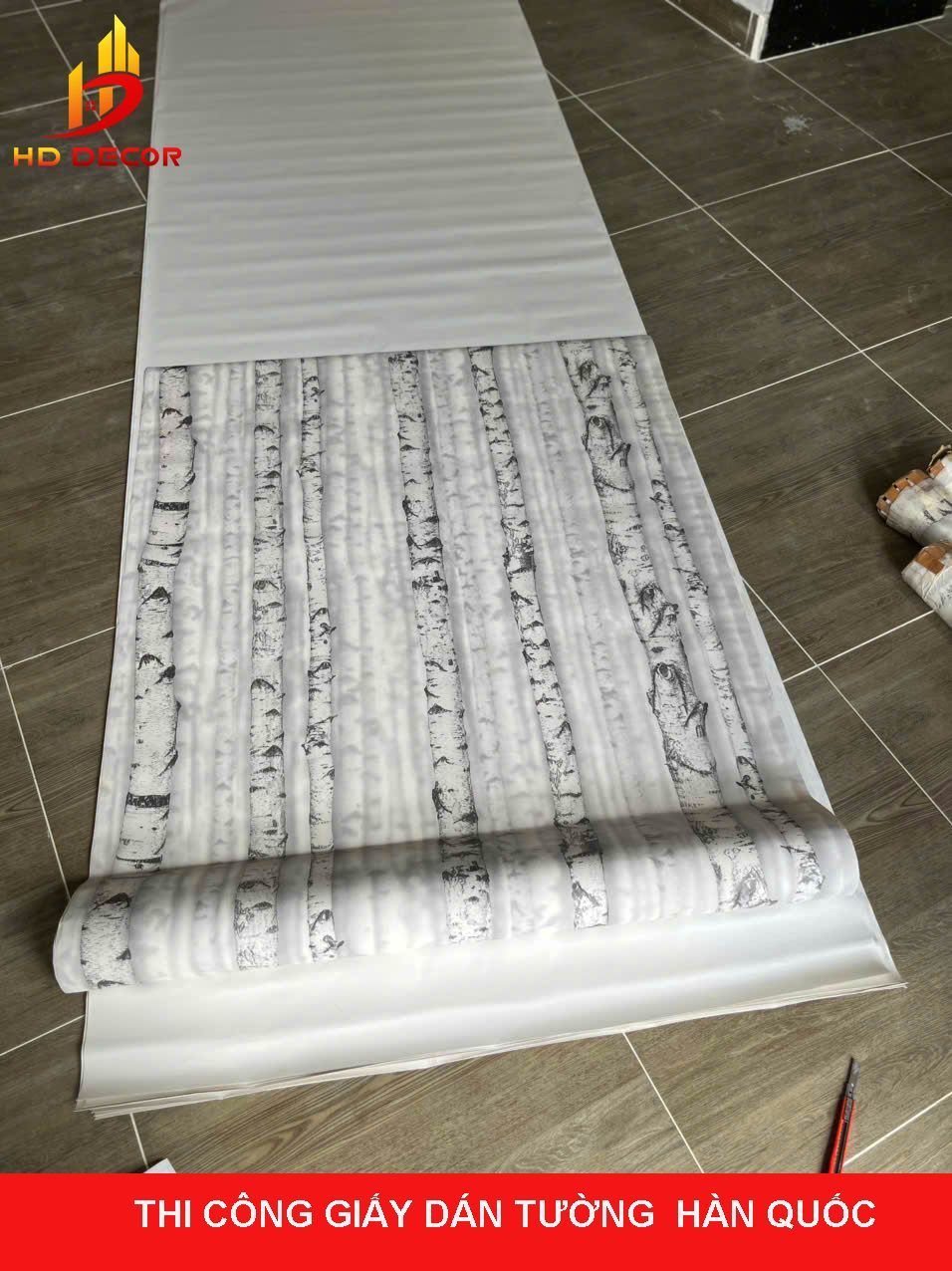 quy trình thi công thực tế giấy dán tường 