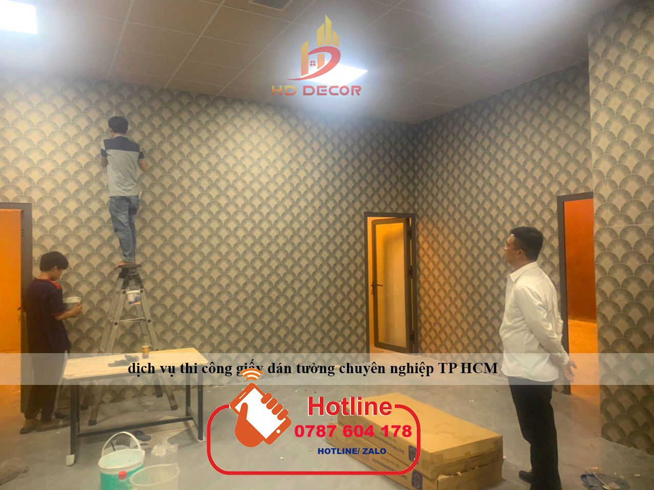 thời điểm thi công giấy dán tường ảnh hưởng đến giá thi công giấy dán tường