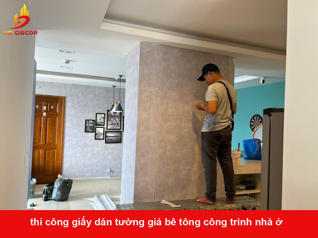 thi công giấy dán tường giả bê tông - xi măng cho nhà ở 