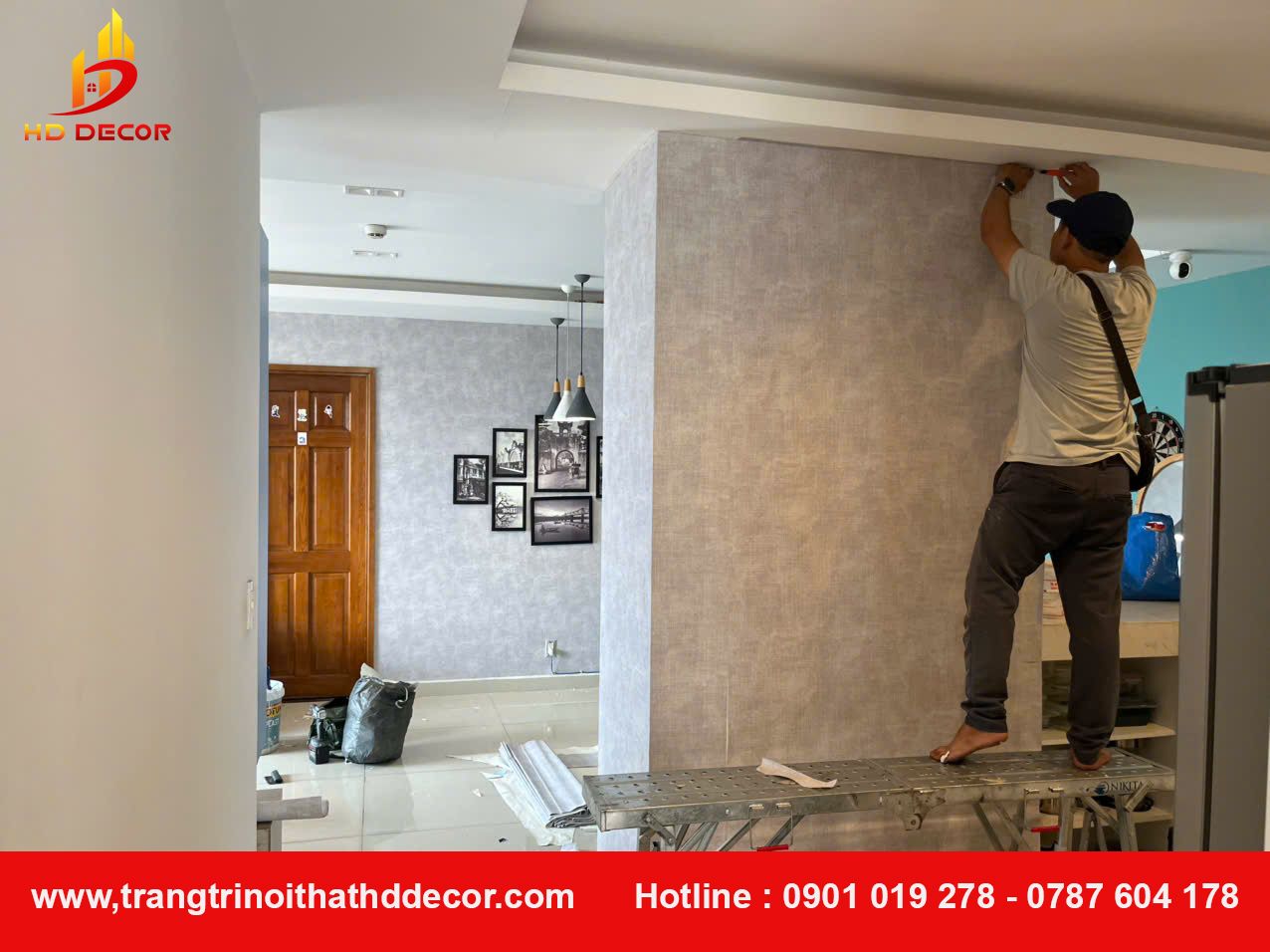 THI CÔNG GIẤY DÁN TƯỜNG văn phòng - showroom 