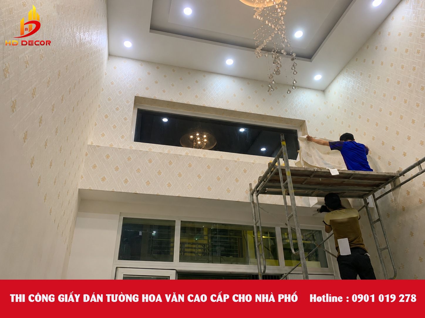 thi công giấy dán tường hoa văn cao cấp cho nhà phố