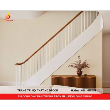 THI CÔNG GIẤY DÁN TƯỜNG TRƠN MÀU KEM LIVING 70269-5